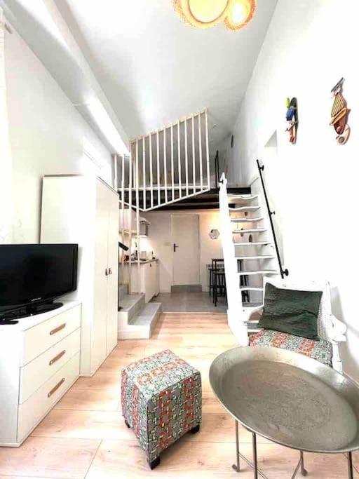 Jolie Mini Maison Lovely Tiny House Vitry-sur-Seine Exteriör bild